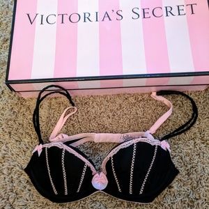 Like new!! VS Balconette Bra